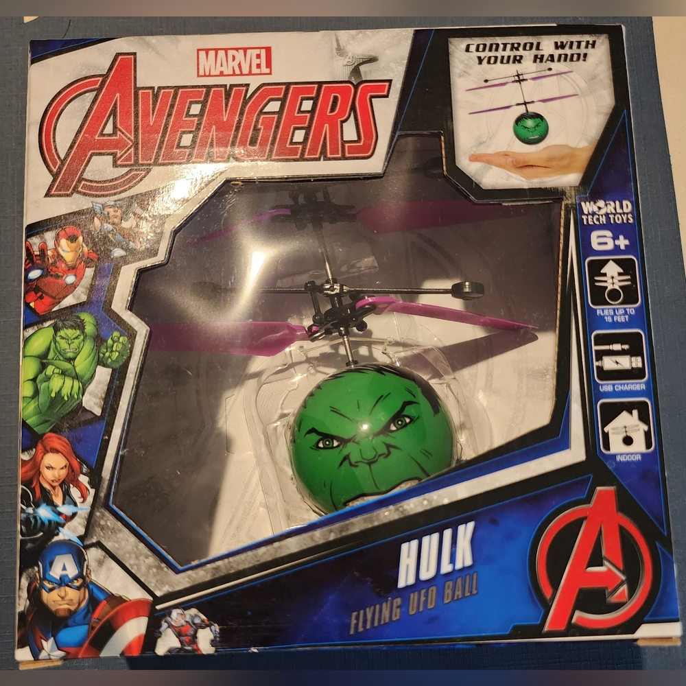 Avengers Marvel Green Purple Hulk Action Kids Toy UFO Flying Ball